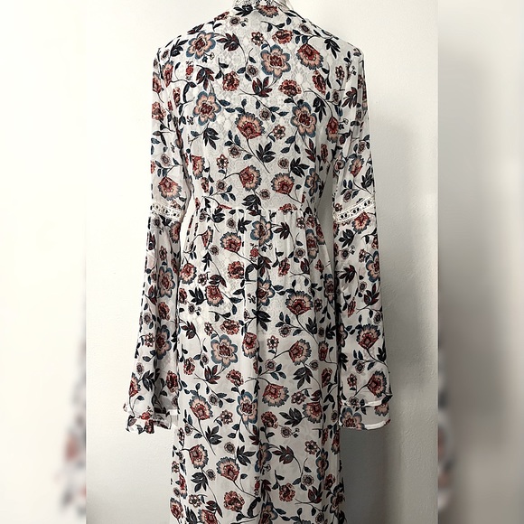 Forever 21 Floral Maxi Dress/Cover-Up with Flared Sleeves - Picture 4 of 4